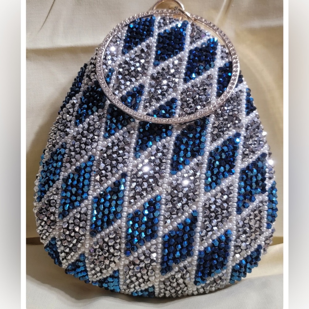 Egg shaped clutch